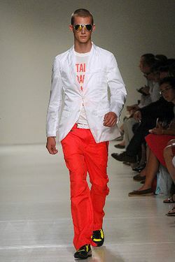 Moschino 08bl(f) 