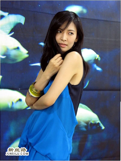 金素妍海洋館里的性感美人魚