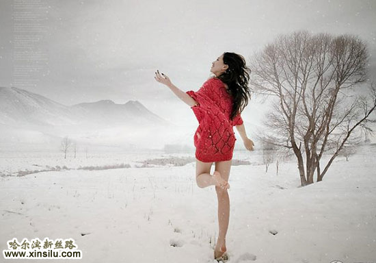 模特雪天為藝術(shù)獻(xiàn)身