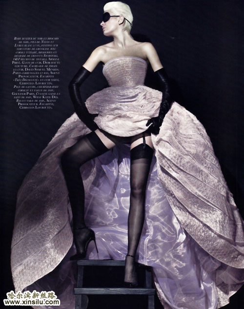 英倫超模再登VOGUE